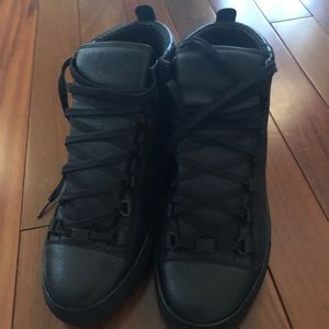 Balenciaga Men’s Black Arena sneakers 42